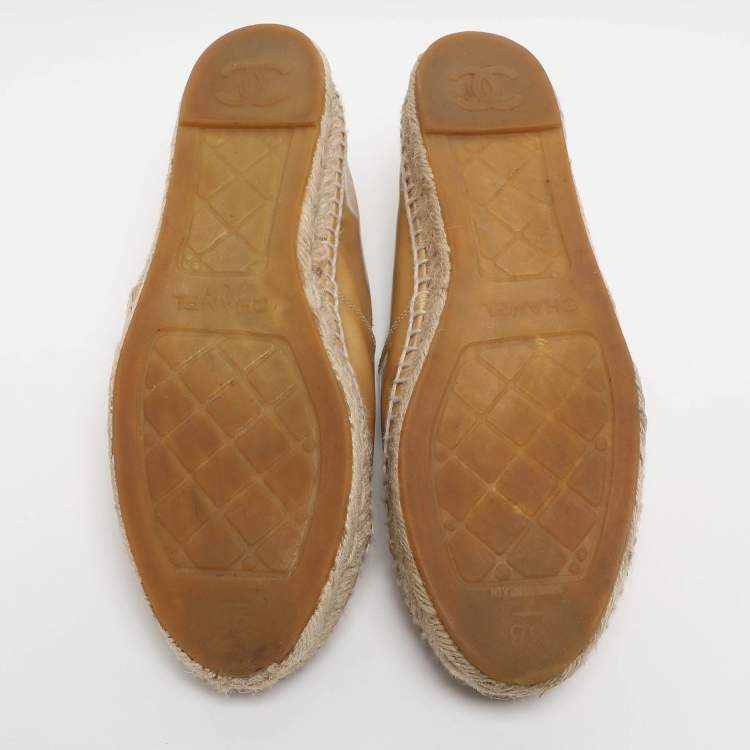 Pre Owned Chanel CC Size 38 Beige Patent Leather Espadrille Flats