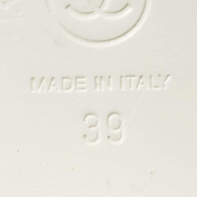 Pre Owned Chanel CC Size 39 Transparent/Blue  Leather and PVC Slide Sandals