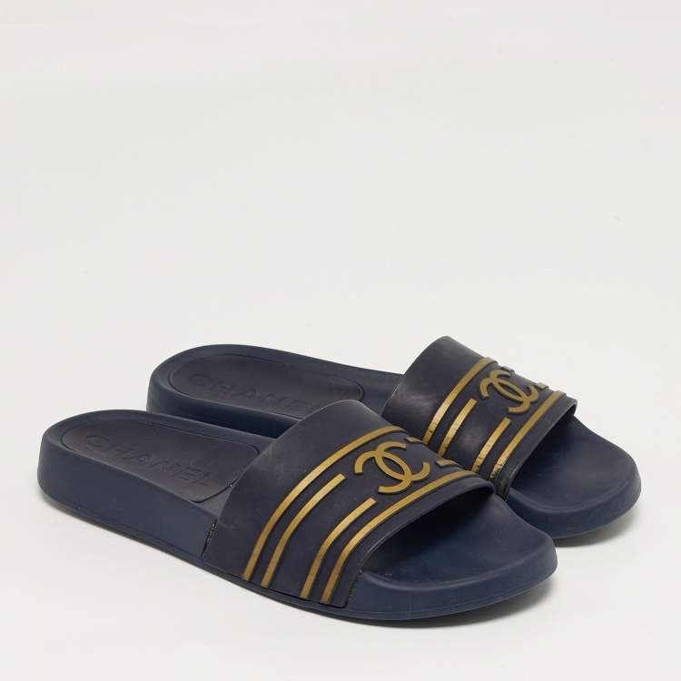 Pre Owned Chanel CC Size 39 Navy Blue Rubber Pool Slide