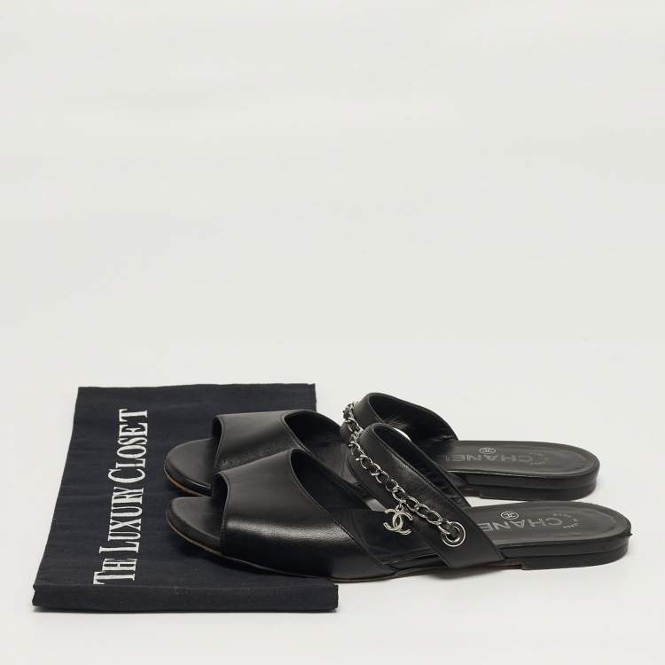 Pre Owned Chanel Size 39 Black Leather Chain Detail Flat Slide