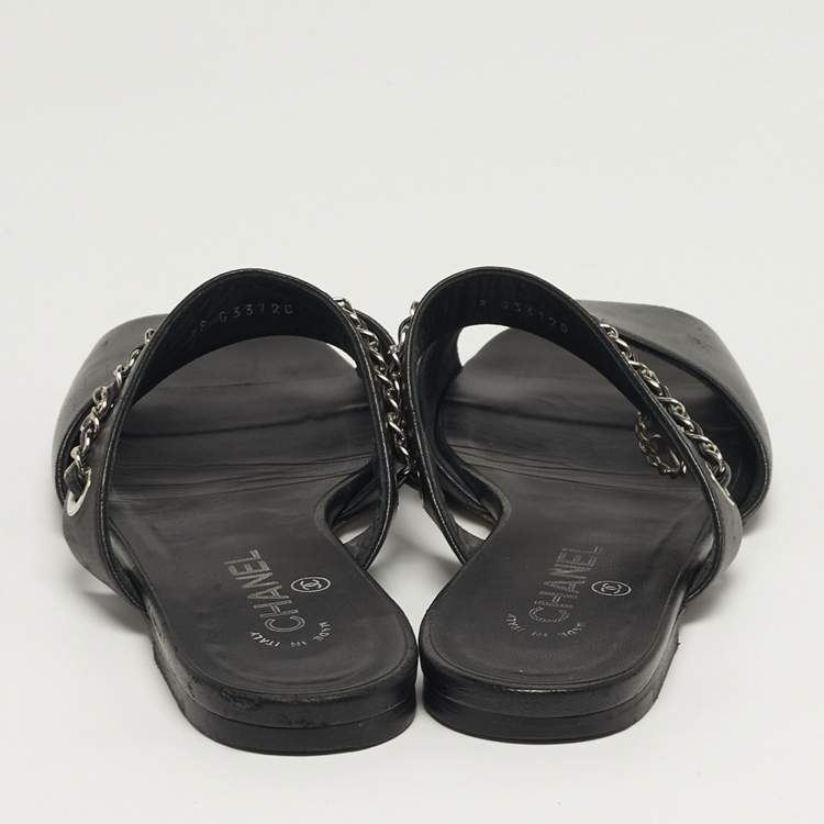 Pre Owned Chanel Size 39 Black Leather Chain Detail Flat Slide