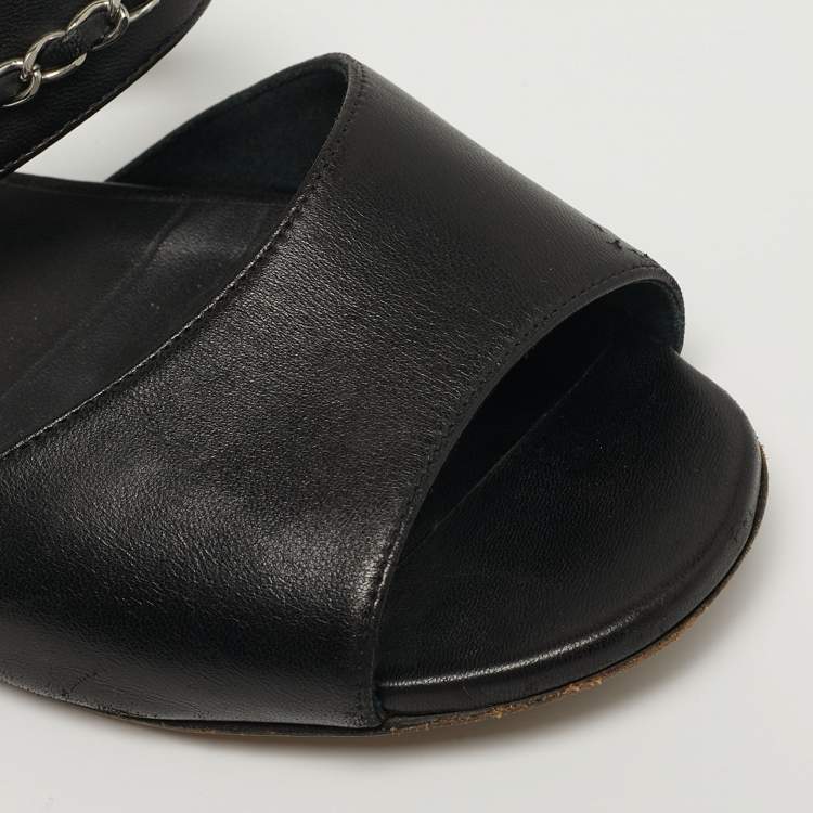 Pre Owned Chanel Size 39 Black Leather Chain Detail Flat Slide