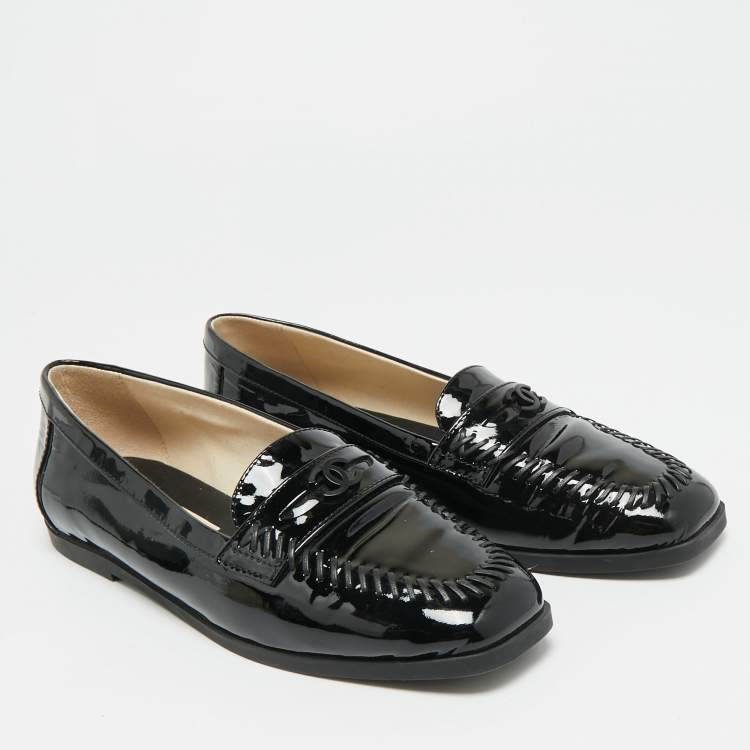 Pre Owned Chanel CC Size 38 Black Patent Leather Smoking Slippers