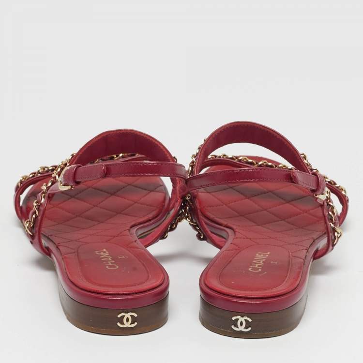Pre Owned Chanel CC Size 39.5 Red Leather Chain Detail Slingback Flat Sandals