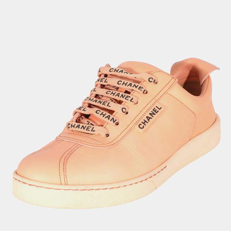 Pre Owned Chanel Peach Leather Weekender CC Logo Sneakers