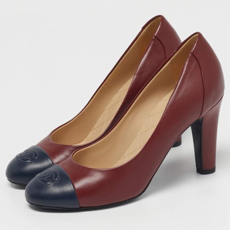 Pre Owned Chanel CC Size 36 Burgundy/Navy Blue Leather Cap Toe Pumps
