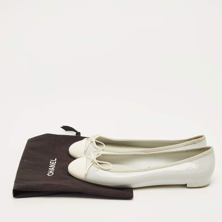 Pre Owned Chanel CC Size 41 Grey/White Leather and Rubber Ballet Flats