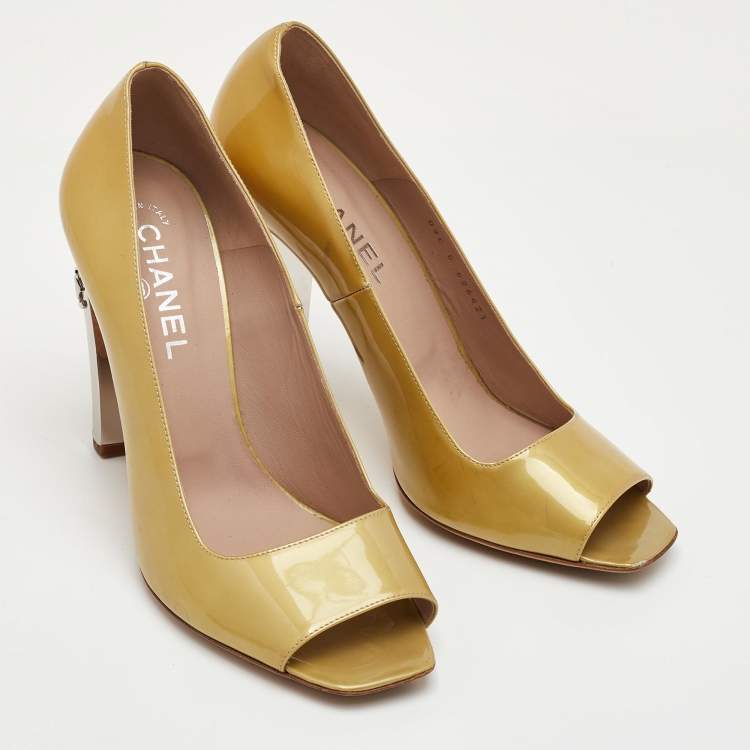Pre Owned Chanel CC Size 41 Yellow Patent Leather Peep Toe Pumps