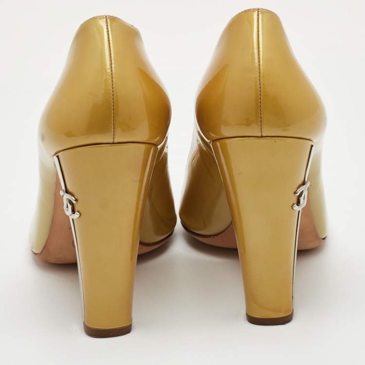 Pre Owned Chanel CC Size 41 Yellow Patent Leather Peep Toe Pumps