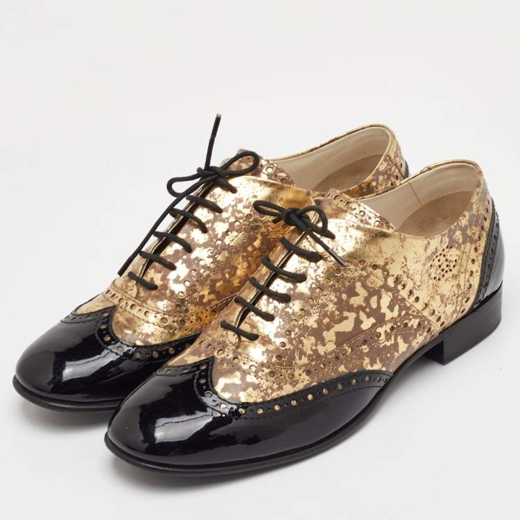 Pre Owned Chanel Size 38.5 Metallic Gold/Black Leather and Patent Leather Brogue Lace Up Oxfords