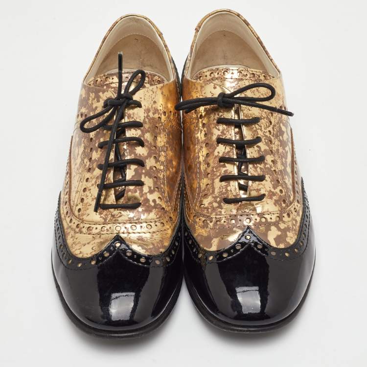 Pre Owned Chanel Size 38.5 Metallic Gold/Black Leather and Patent Leather Brogue Lace Up Oxfords