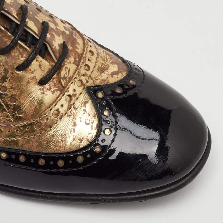 Pre Owned Chanel Size 38.5 Metallic Gold/Black Leather and Patent Leather Brogue Lace Up Oxfords