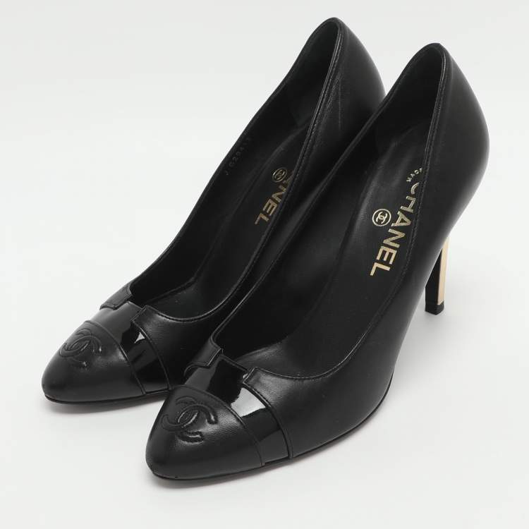 Pre Owned Chanel CC Size 38.5 Black Leather Pumps