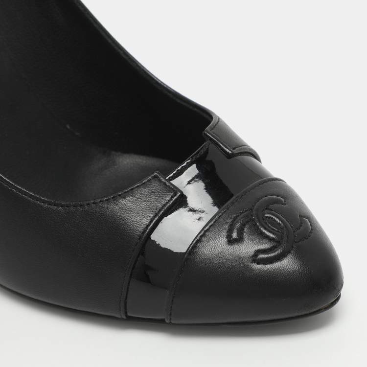 Pre Owned Chanel CC Size 38.5 Black Leather Pumps