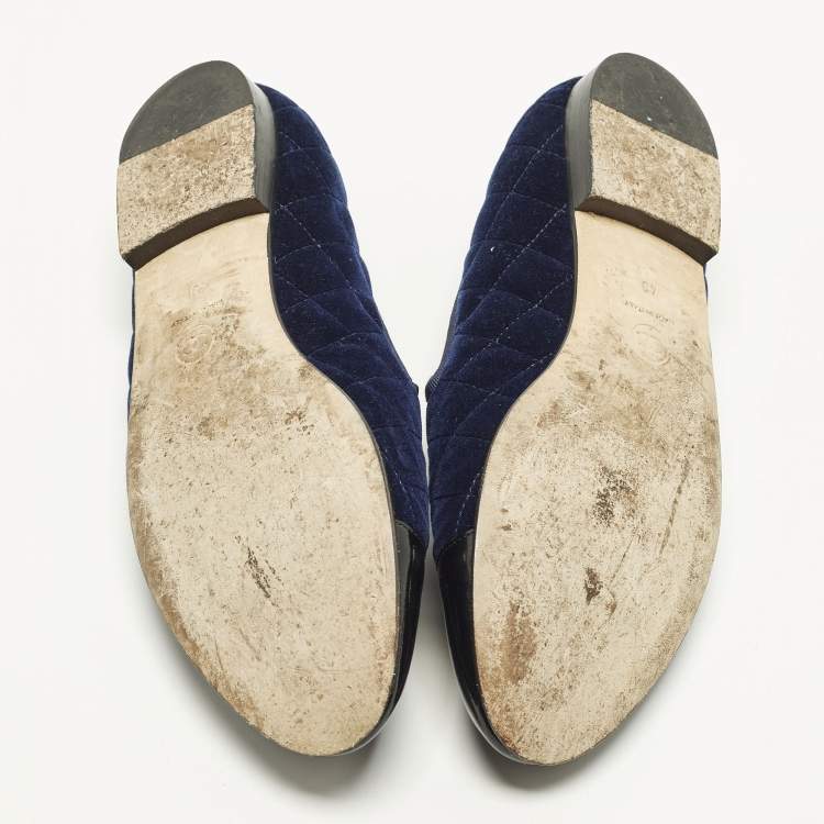 Pre Owned Chanel Interlocking CC Logo Size 40 Navy Blue Patent Leather and Velvet Smoking Slippers