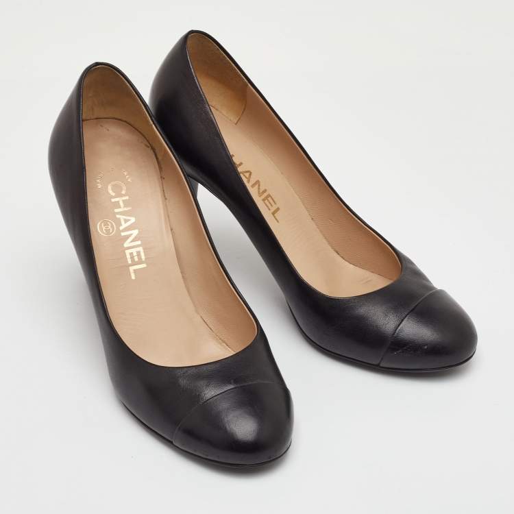Pre Owned Chanel Size 36 Black Leather Cap Toe CC Pearl Heel Pumps