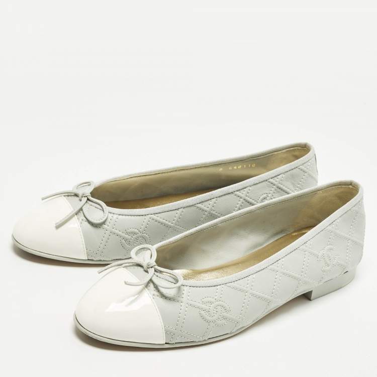 Pre Owned Chanel CC Size 40 Blue/White Quilted Leather Bow Cap Toe Ballet Flats