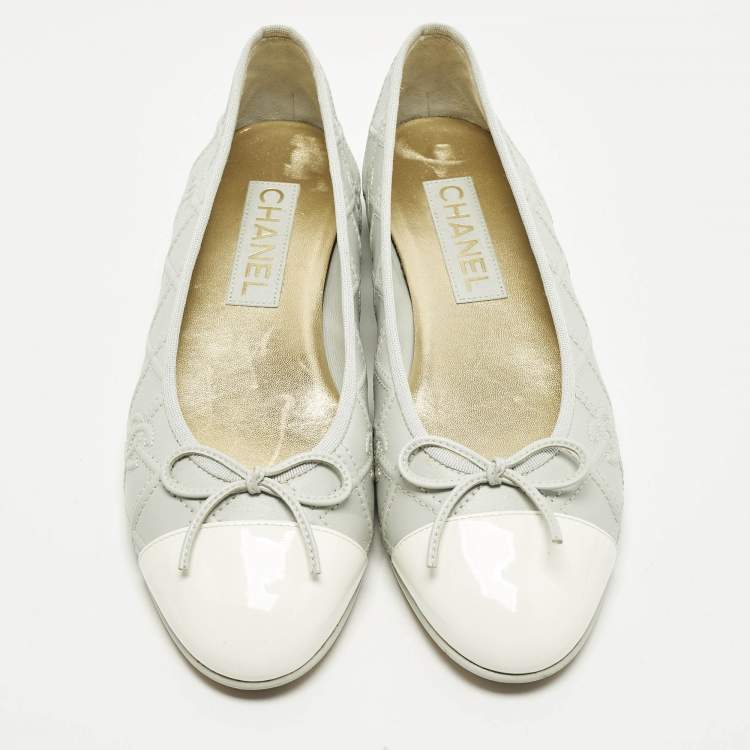 Pre Owned Chanel CC Size 40 Blue/White Quilted Leather Bow Cap Toe Ballet Flats