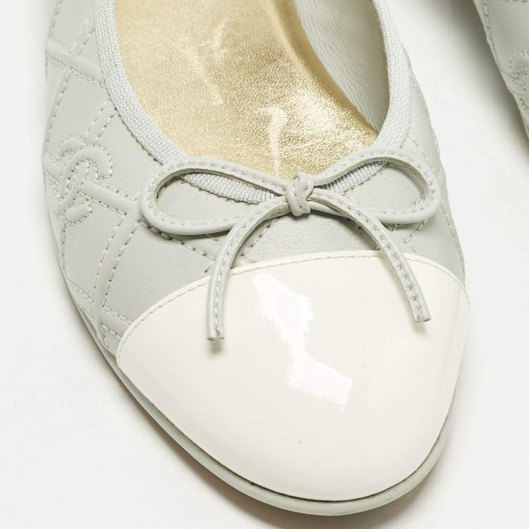 Pre Owned Chanel CC Size 40 Blue/White Quilted Leather Bow Cap Toe Ballet Flats