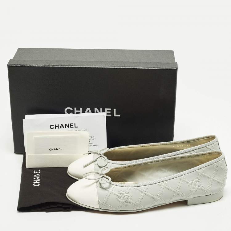 Pre Owned Chanel CC Size 40 Blue/White Quilted Leather Bow Cap Toe Ballet Flats