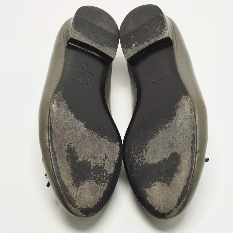 Pre Owned Chanel CC Size 39 Grey Leather Bow Ballet Flats