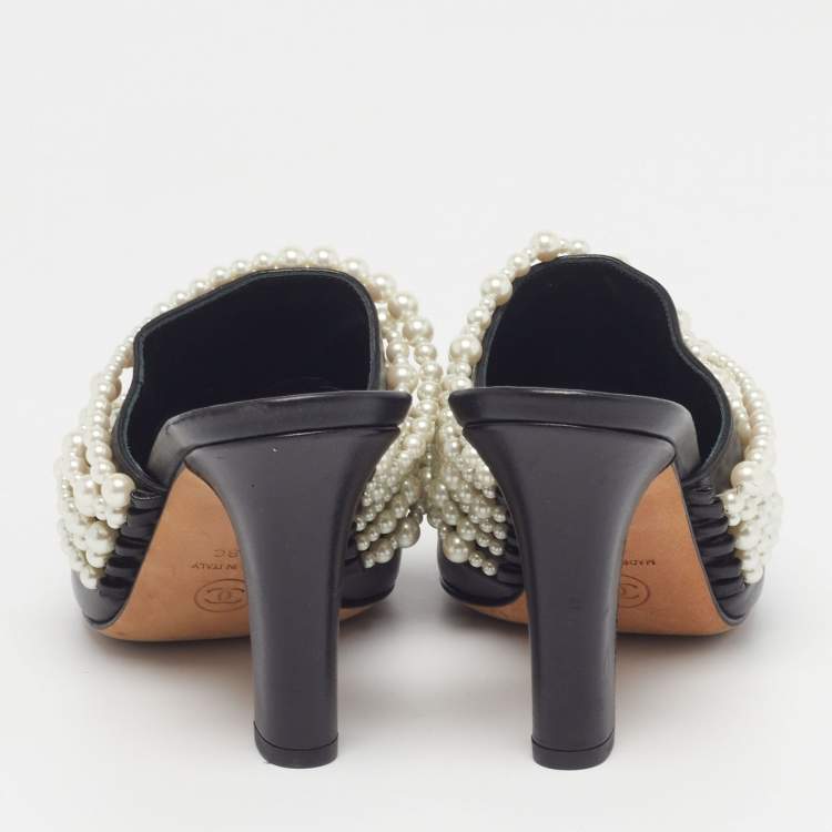 Pre Owned Chanel CC Size 38 Black Leather Cap Toe Pearl Embellished Mules