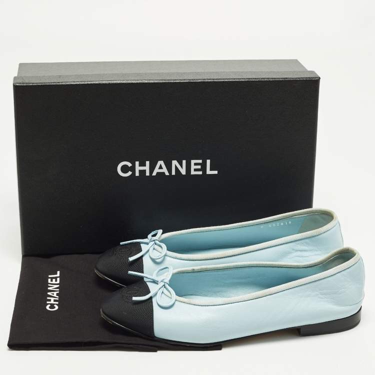 Pre Owned Chanel CC Size 37 Light Blue/Black Fabric and Leather Bow Cap Toe Ballet Flats