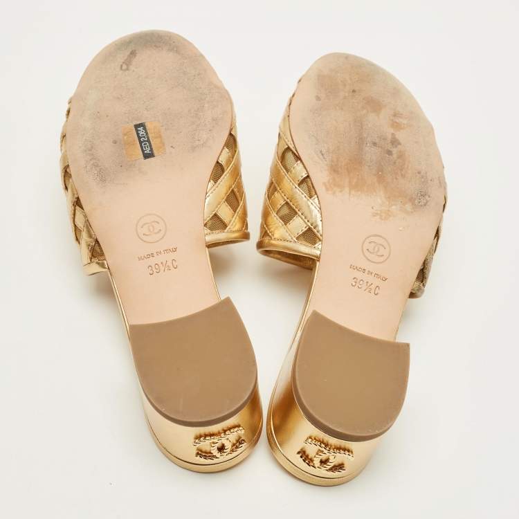 Pre Owned Chanel CC Size 39.5 Metallic Gold Woven Leather and Mesh Slide Sandals