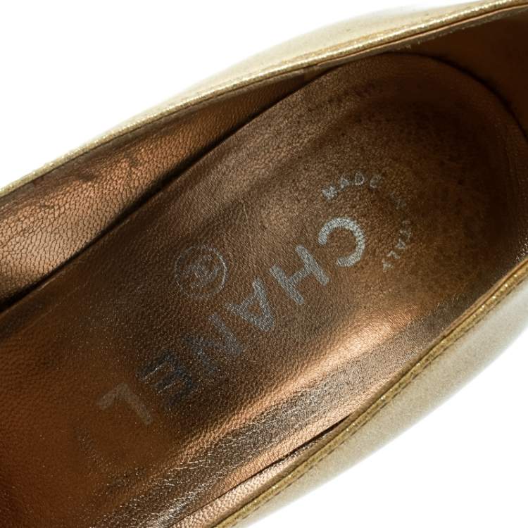 Chanel Metallic Gold Patent Leather Iridescent Cap Toe Platform Pumps Size 37
