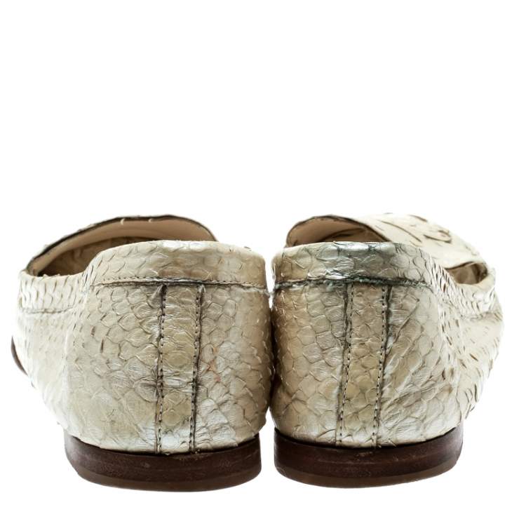 Pre Owned Chanel Pearl Finish Cream Python Leather Slip On Loafers Size 38.5