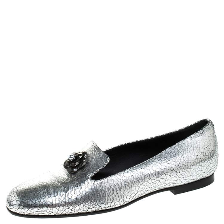 Pre Owned Chanel Metallic Textured Leather Camellia Loafers Size 40