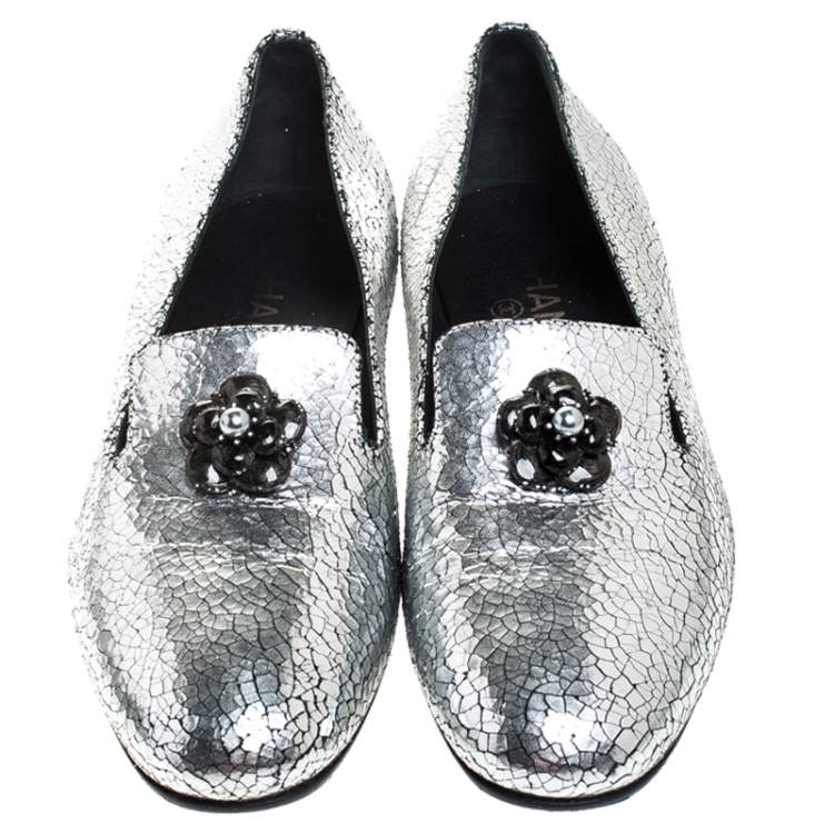 Pre Owned Chanel Metallic Textured Leather Camellia Loafers Size 40