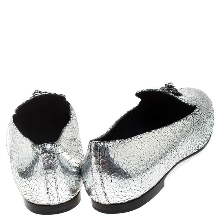 Pre Owned Chanel Metallic Textured Leather Camellia Loafers Size 40