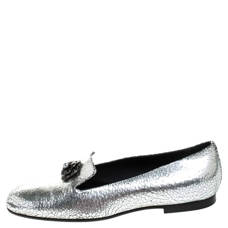 Pre Owned Chanel Metallic Textured Leather Camellia Loafers Size 40