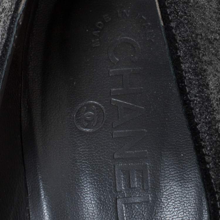 Pre Owned Chanel Metallic Distressed Textured Suede CC Cap Toe Pumps Size 40.5