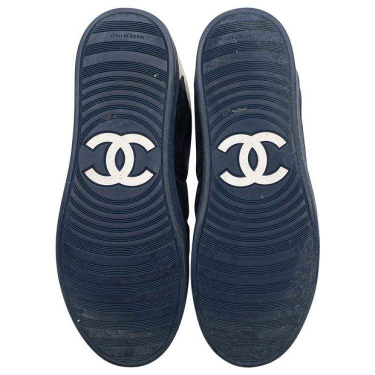 Pre Owned Chanel Blue/White Suede Leather CC Low Top Sneakers Size 37