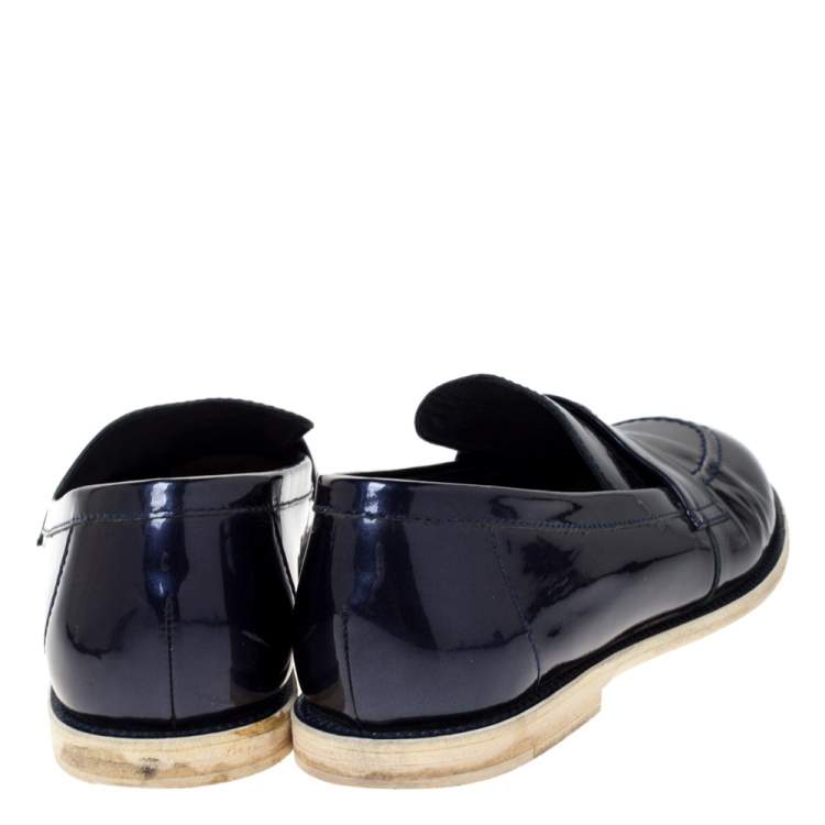 Pre Owned Chanel Blue Patent Leather CC Loafer Size 38.5