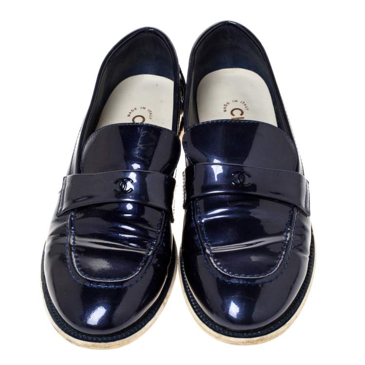Pre Owned Chanel Blue Patent Leather CC Loafer Size 38.5