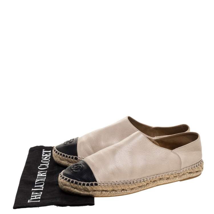 Pre Owned Chanel Beige/Black Leather CC Cap Toe Slip On Espadrilles Size 41