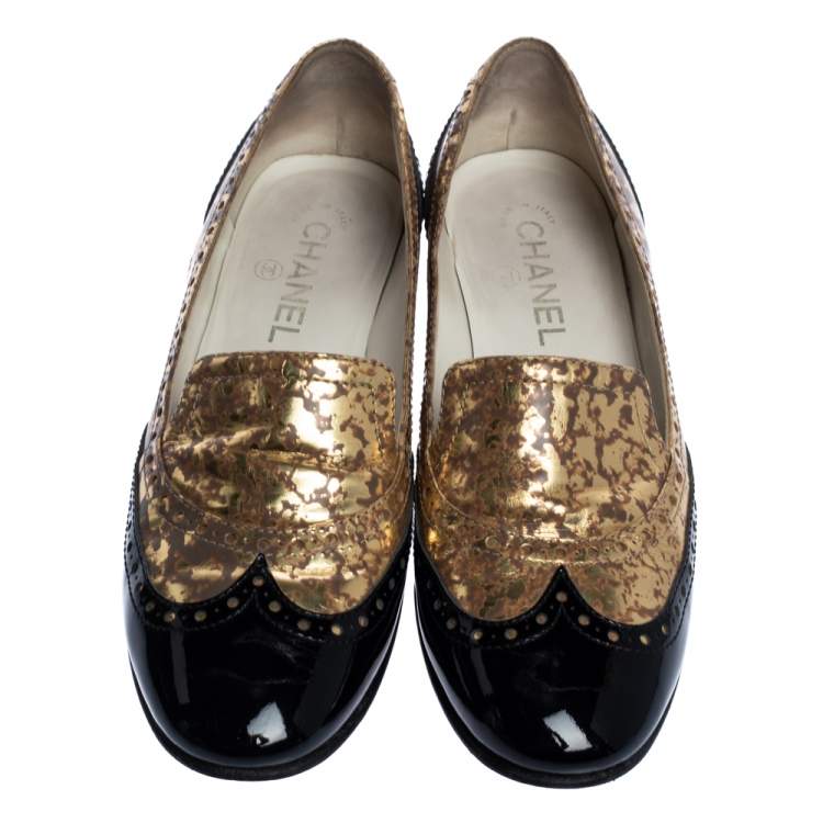 Pre Owned Chanel Metallic Gold And Black Patent Brogue Leather Slip On Oxford Size 39