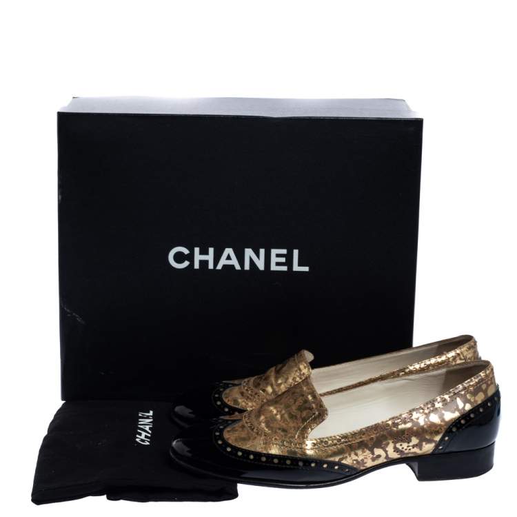 Pre Owned Chanel Metallic Gold And Black Patent Brogue Leather Slip On Oxford Size 39