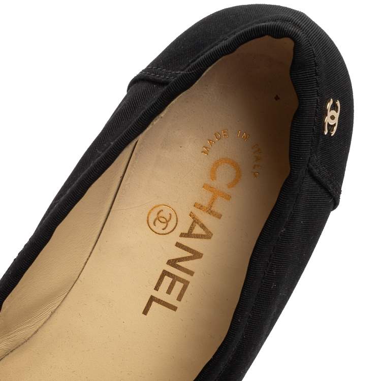 مملوكة مسبقًا Chanel Black Canvas CC Bow Slip On Loafers Size 39.5