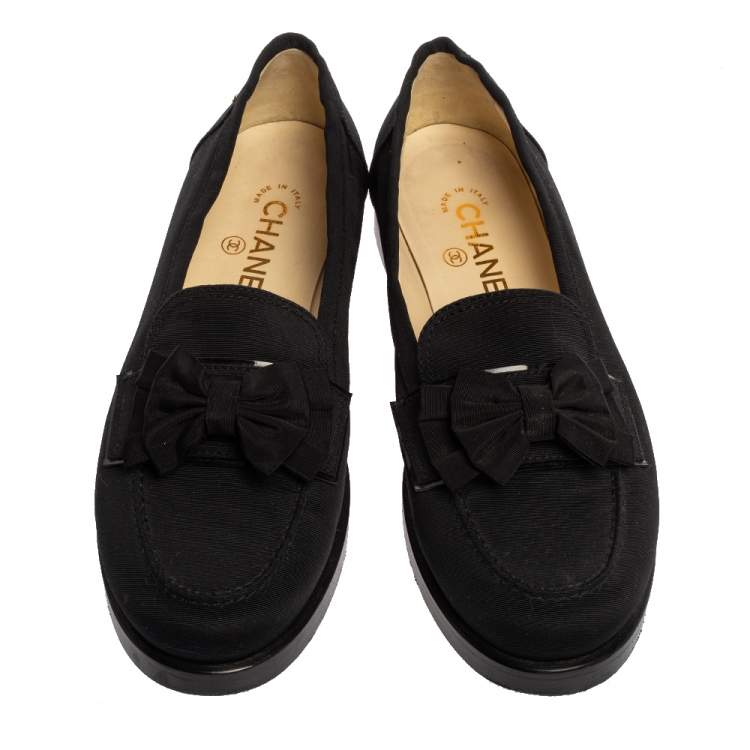 مملوكة مسبقًا Chanel Black Canvas CC Bow Slip On Loafers Size 39.5