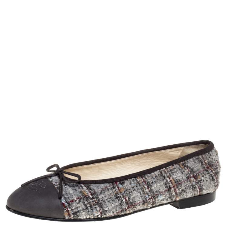 Chanel Grey Tweed And Leather Cap Toe CC Bow Ballet Flats Size 38 Chanel |  The Luxury Closet