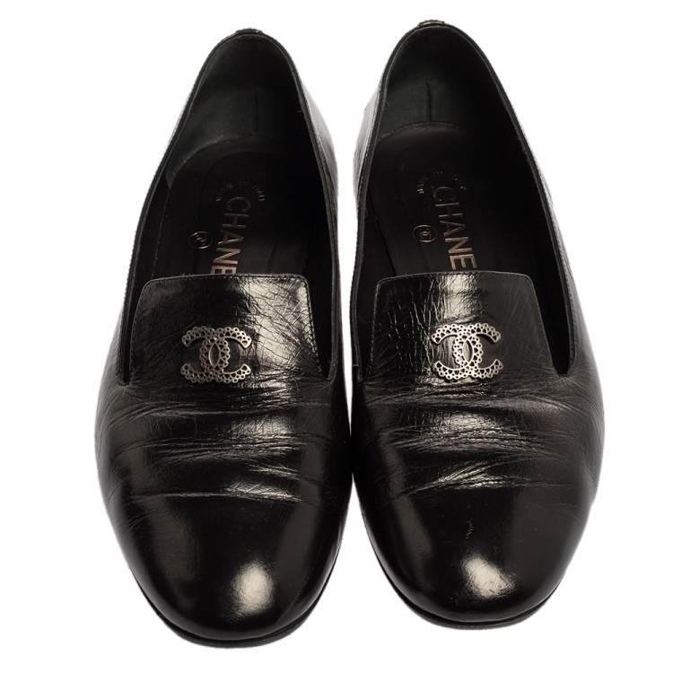 Pre Owned Chanel Black Leather CC Slip On Loafers Size 39.5