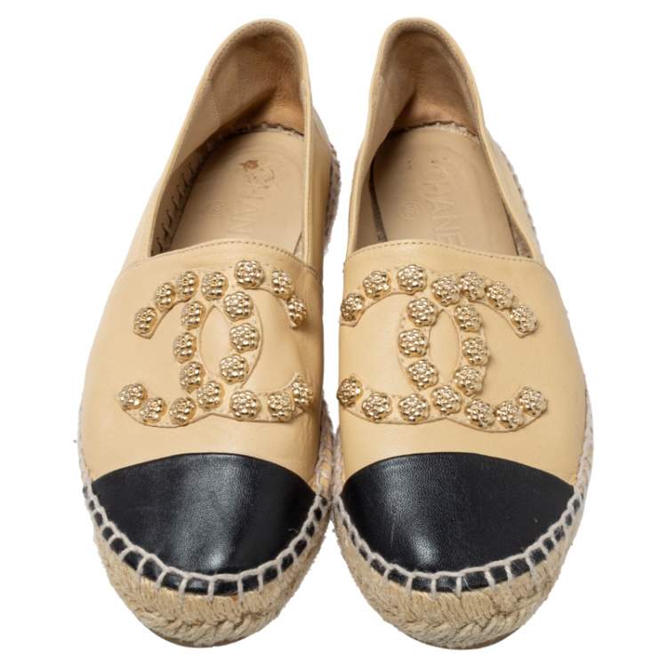 Pre Owned Chanel Beige/Black Leather Embellished Interlocking CC Logo Espadrilles Sneakers Size 37