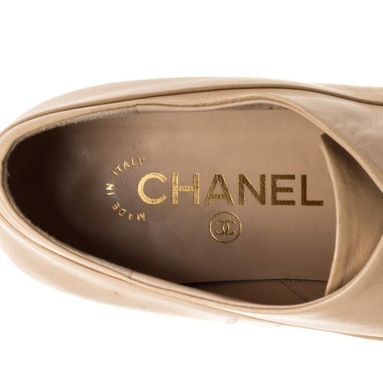 Pre Owned Chanel Beige/Black Leather Pearl Embellished Cap Toe Lace Oxfords Size 37