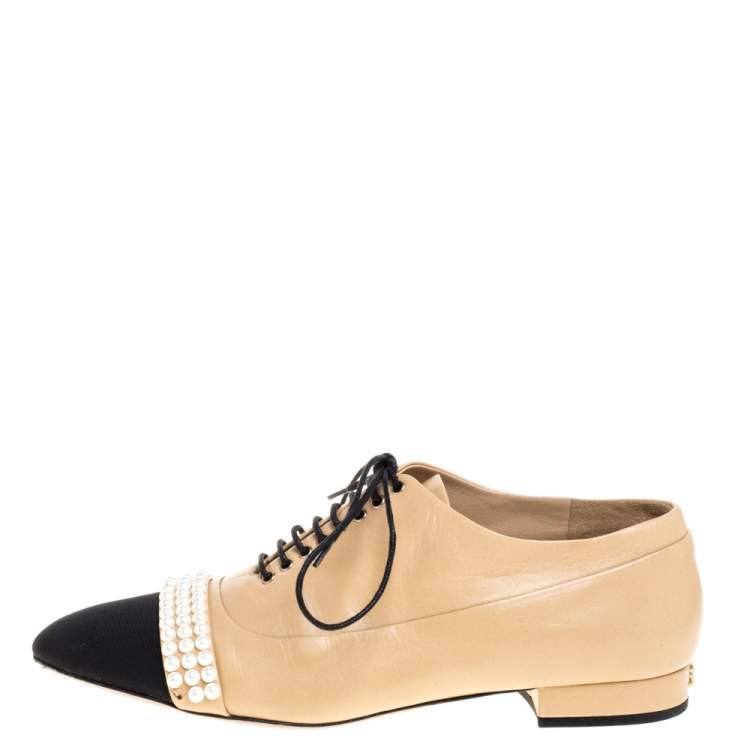 Pre Owned Chanel Beige/Black Leather Pearl Embellished Cap Toe Lace Oxfords Size 37