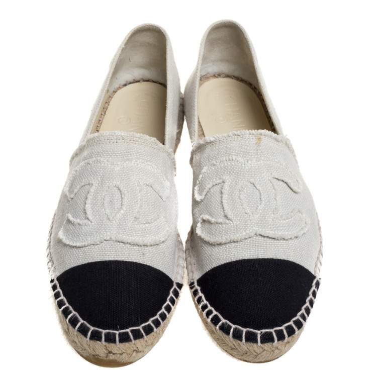 Pre Owned Chanel White/Black Canvas CC Espadrille Flat Loafers Size 41