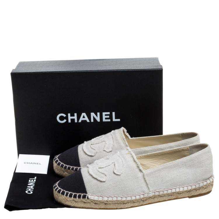 Pre Owned Chanel White/Black Canvas CC Espadrille Flat Loafers Size 41